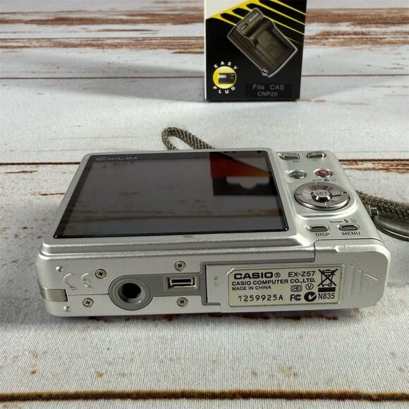 Casio EXILIM EX-Z57 5.0MP Digital Camera Silver Compact Design - Picture 8 of 9
